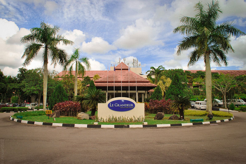 Le Grandeur Palm Resort Johor Kulai Exterior photo